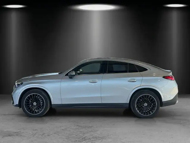 Mercedes-Benz 300 view 2