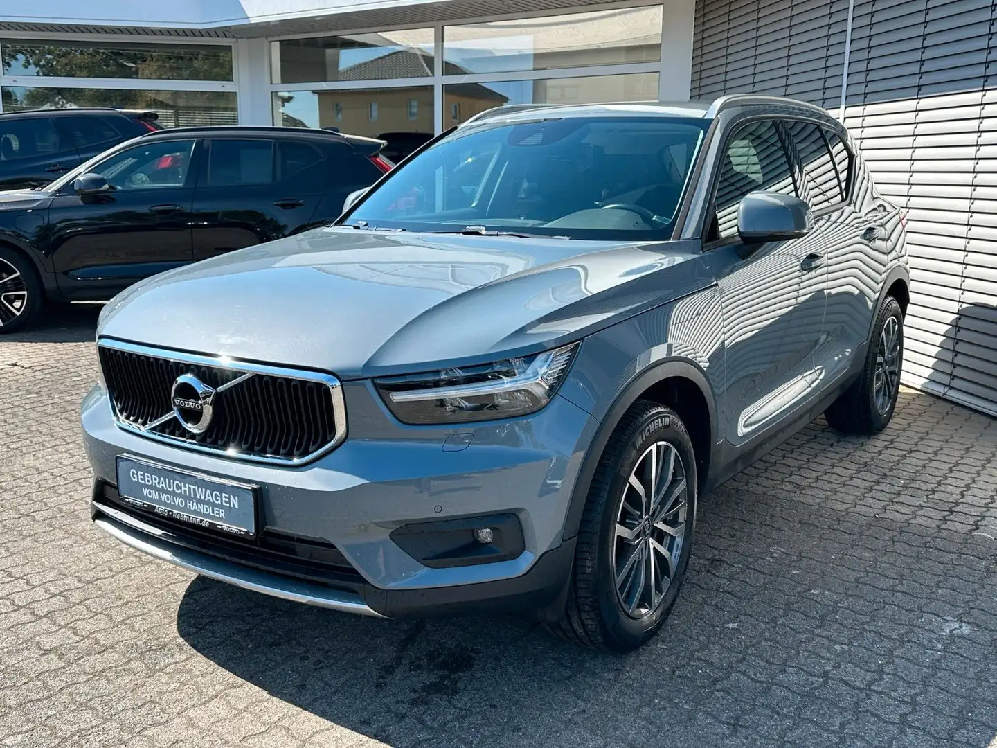 Volvo XC40 Momentum Pro*Licht-P*Winter-P*RFK Grau - 2
