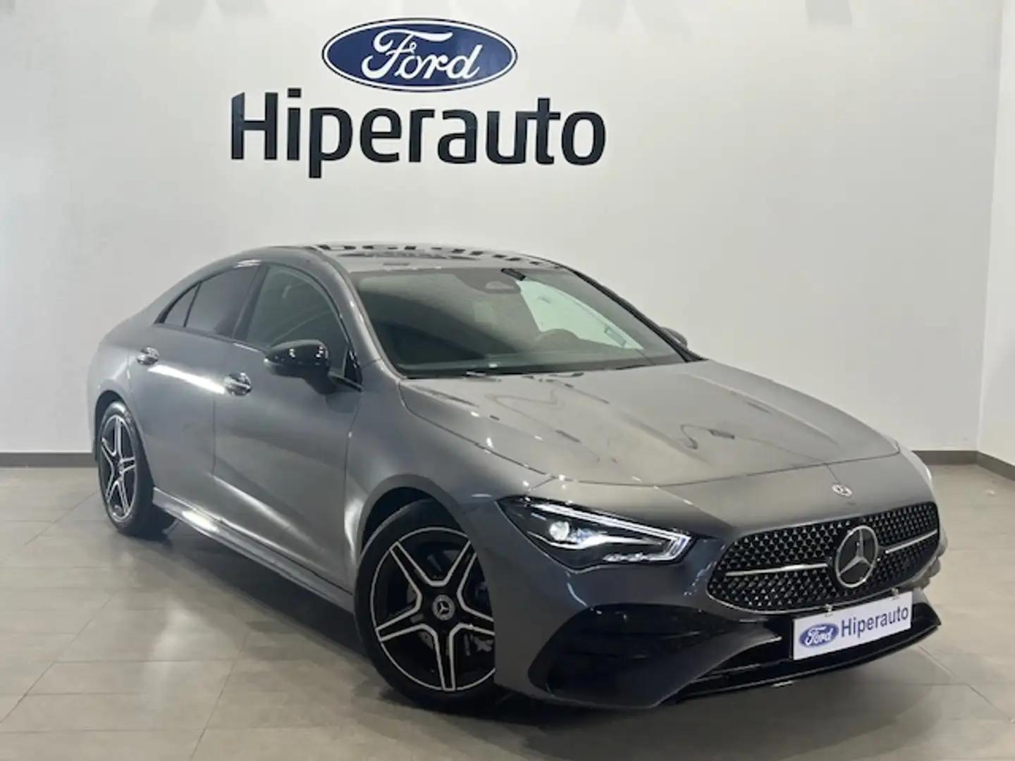 Mercedes-Benz CLA 200 200d Gris - 1