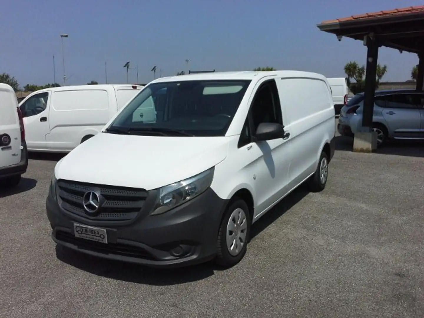 Mercedes-Benz Vito 1.6 cdi maxi con 3 posti Bianco - 2