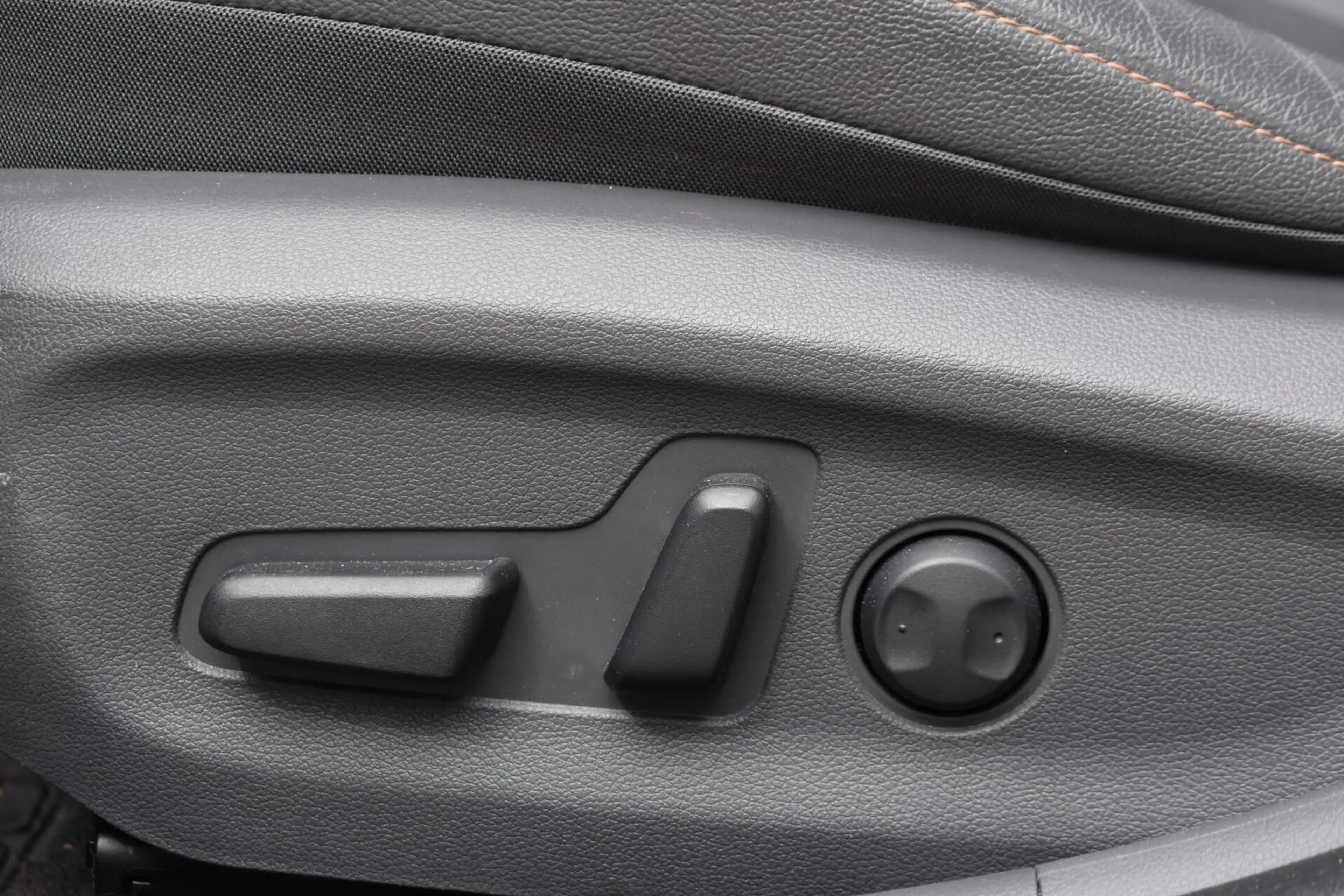 Hyundai IONIQ Premium EV | Schuifdak | Leder | Memory | Infinity — photo 27