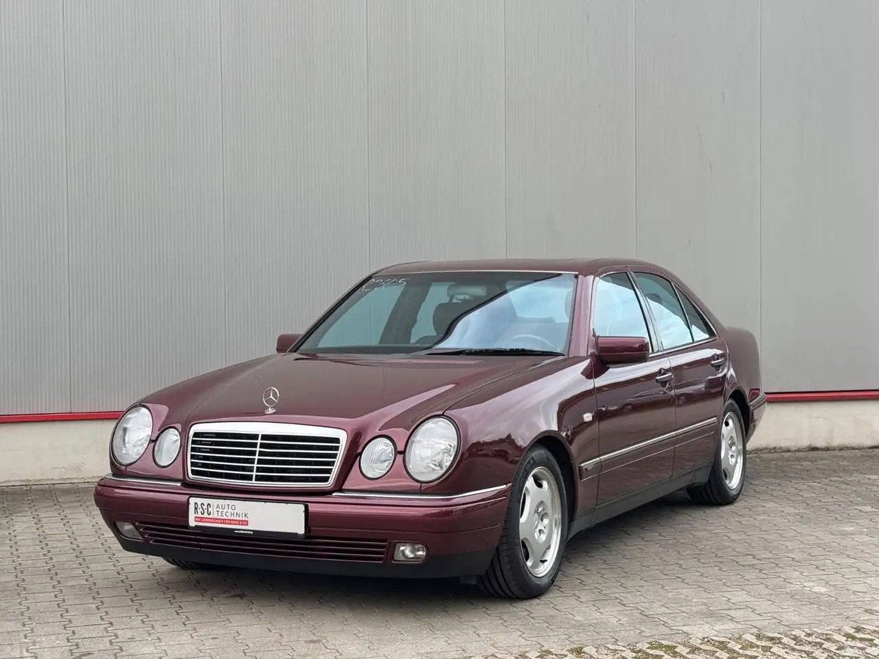 Mercedes-Benz E 420 1.Hand ,Scheckheft, kein Winter,H-Kennz., foto 2