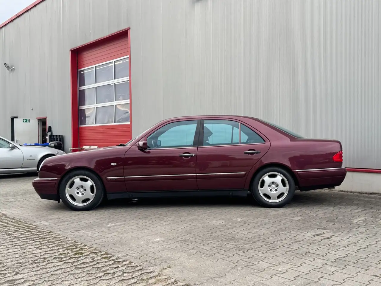 Mercedes-Benz E 420 1.Hand ,Scheckheft, kein Winter,H-Kennz., foto 4