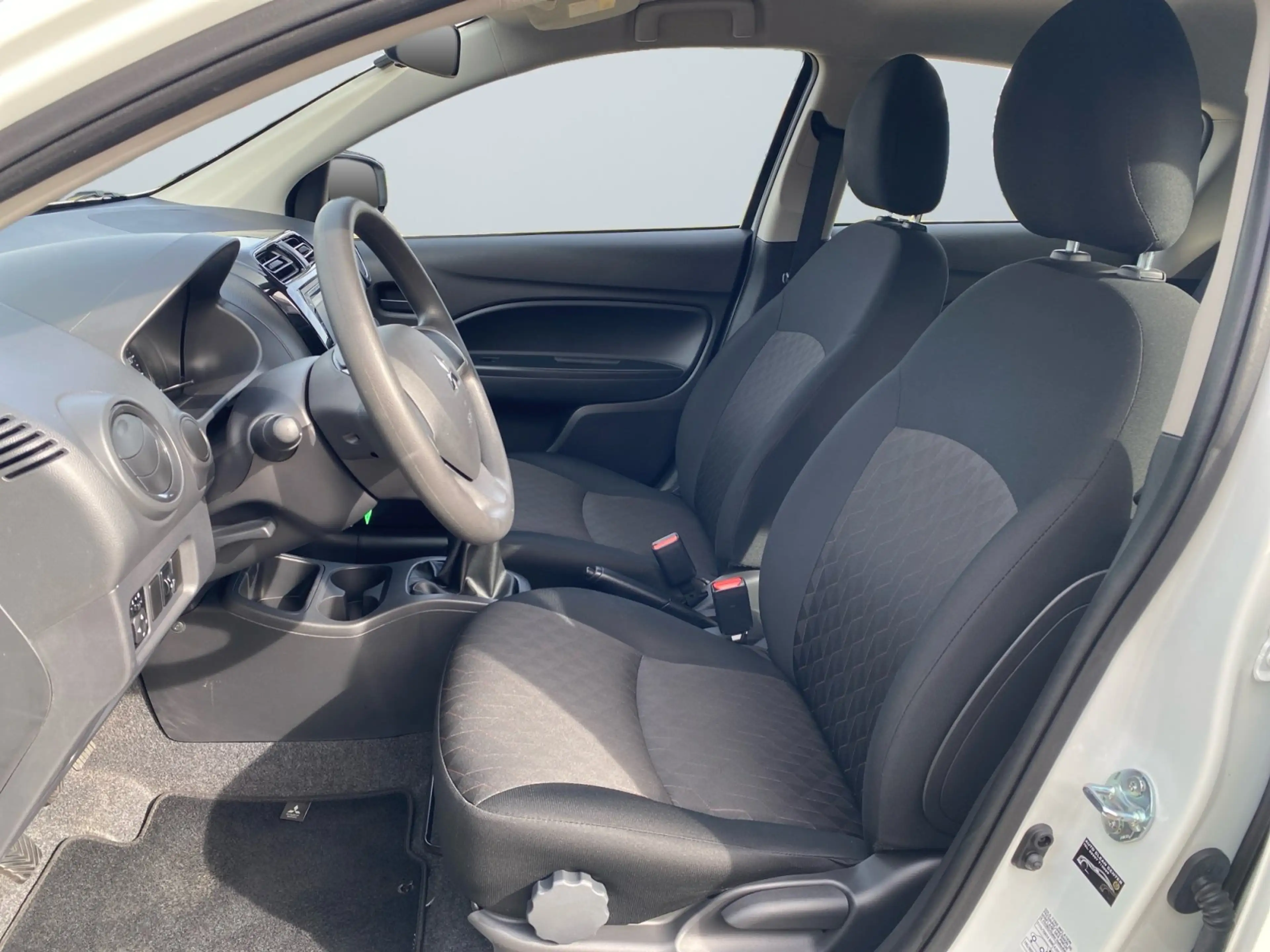 Mitsubishi Space Star Select 1.2l MIVEC M/T KLIMA+DAB — photo 7
