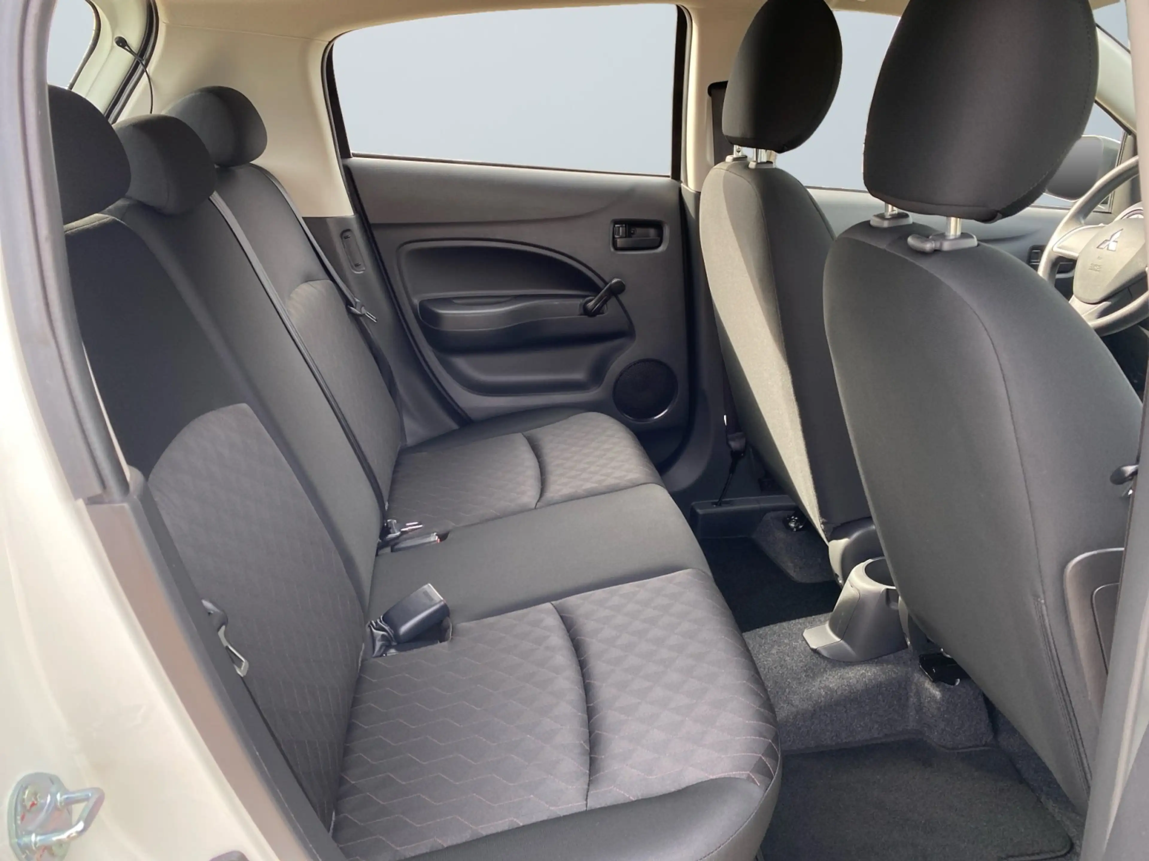 Mitsubishi Space Star Select 1.2l MIVEC M/T KLIMA+DAB — photo 11