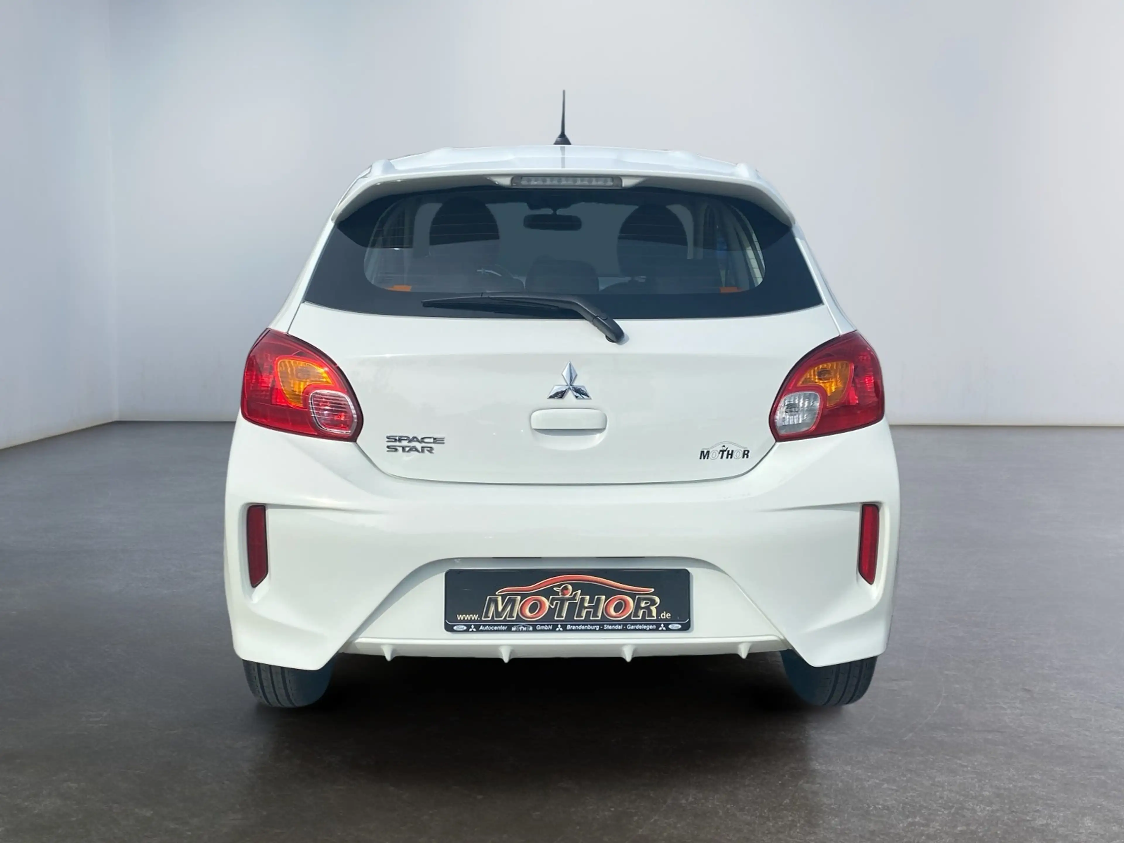 Mitsubishi Space Star Select 1.2l MIVEC M/T KLIMA+DAB — photo 5