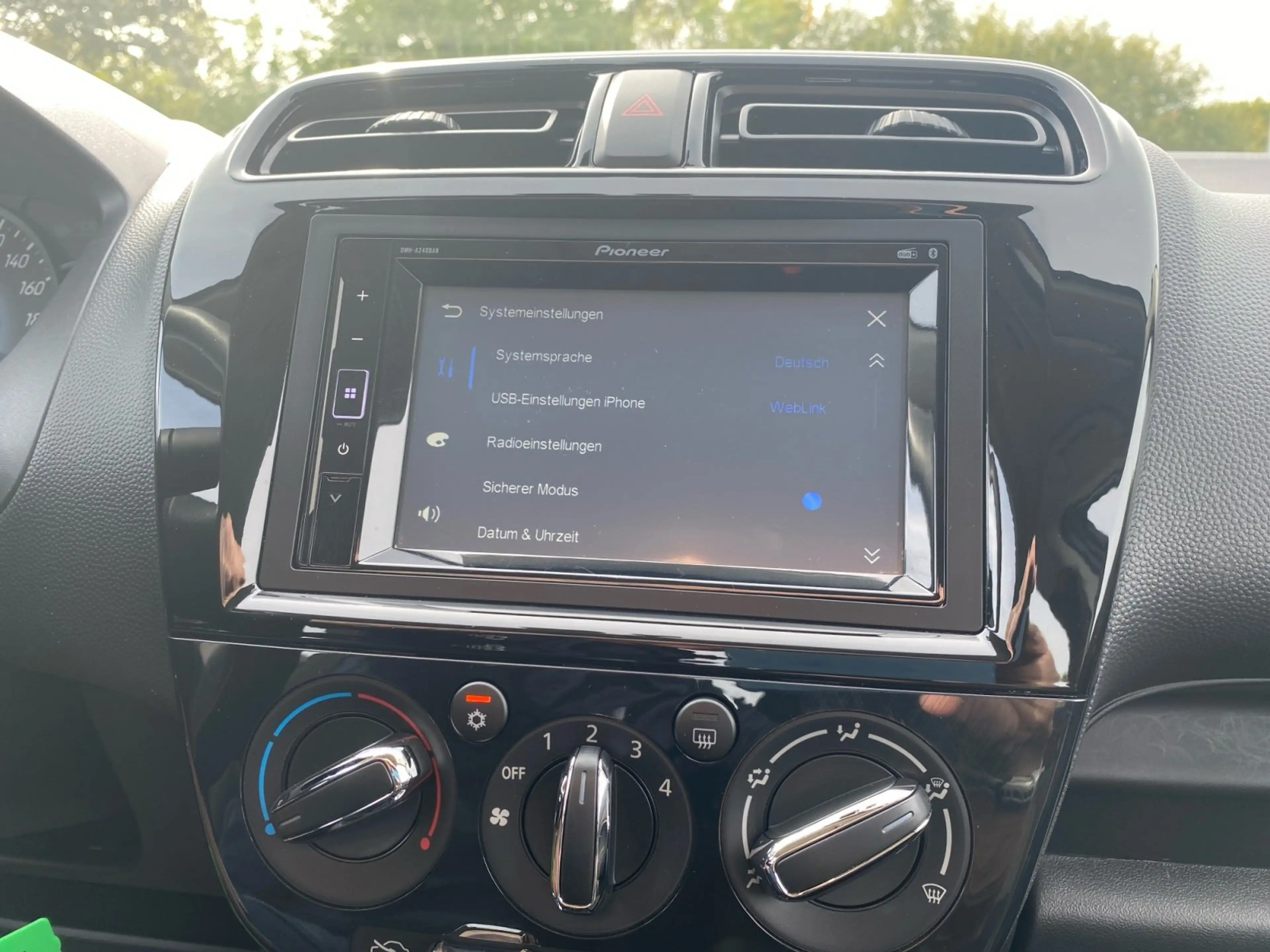 Mitsubishi Space Star Select 1.2l MIVEC M/T KLIMA+DAB — photo 13