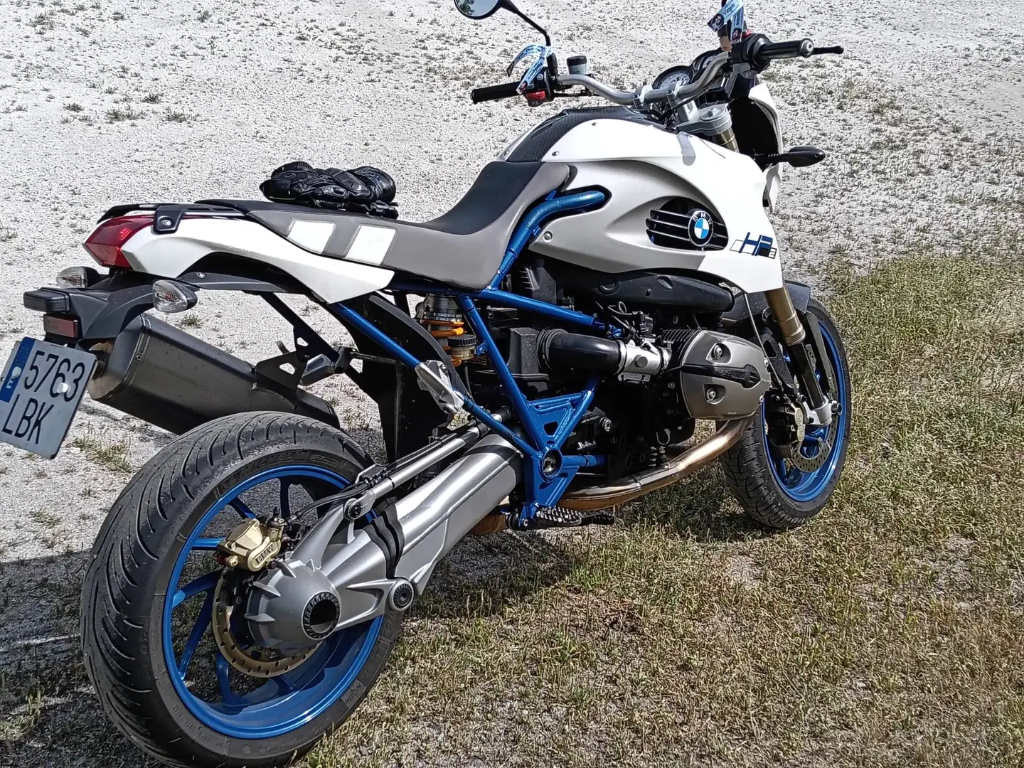 BMW HP 2 Megamoto Blanco - 1