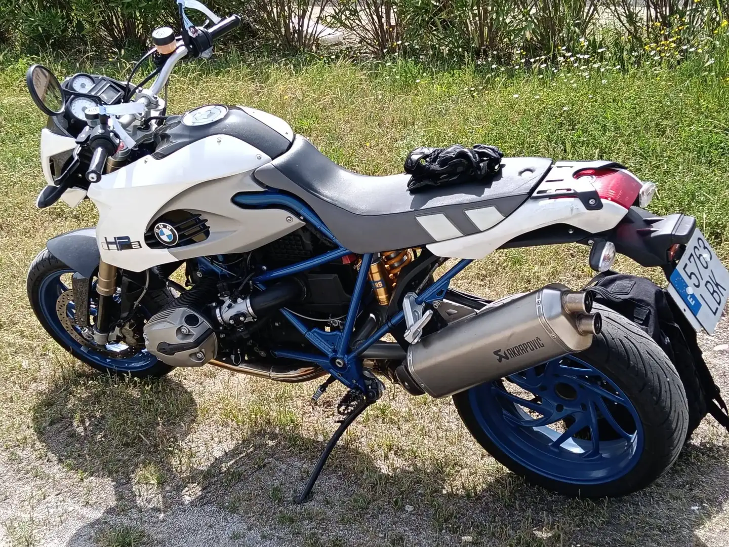 BMW HP 2 Megamoto Blanco - 2