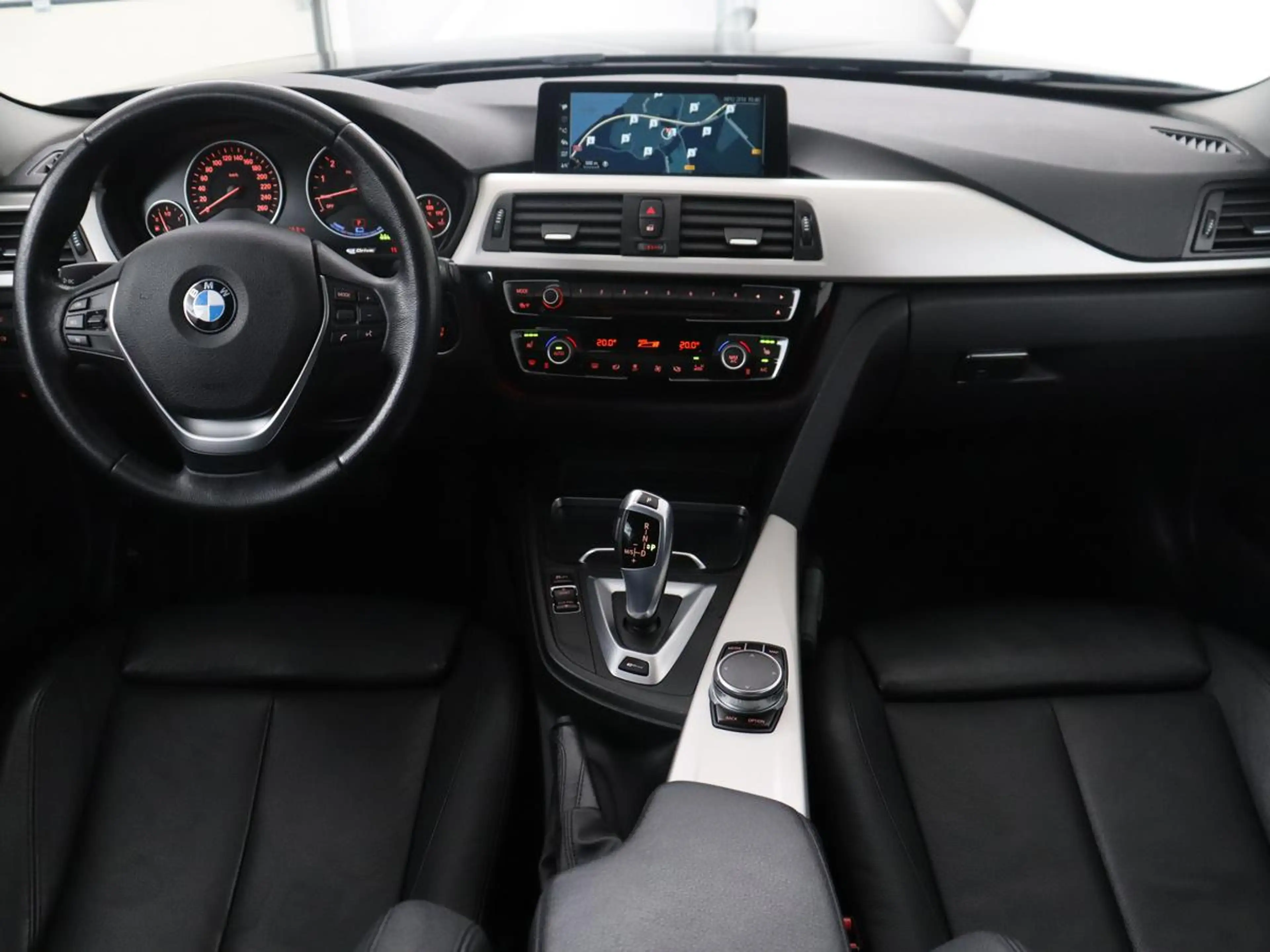 BMW 330 3-serie 330e Centennial High Executive | SOH 86,6% — photo 4