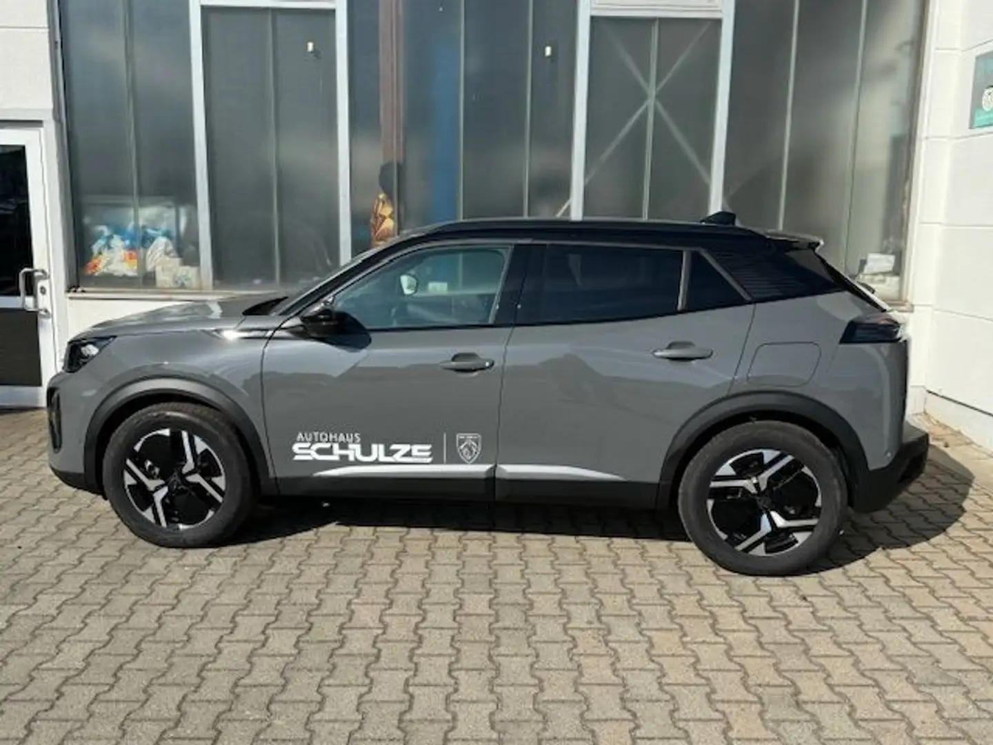 Peugeot 2008 Elektro 156 GT (U) Grau - 2