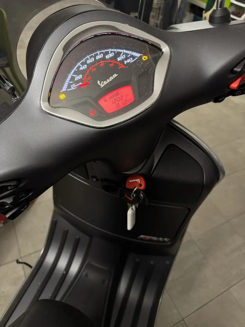 Vespa GTS Super Sport 300 vespa 300 super sport Сірий - 2