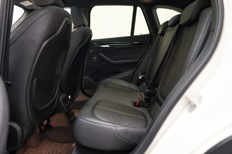 BMW X1 xDrive20i 192pk High Executive xLine Aut. [ Panora — photo 15