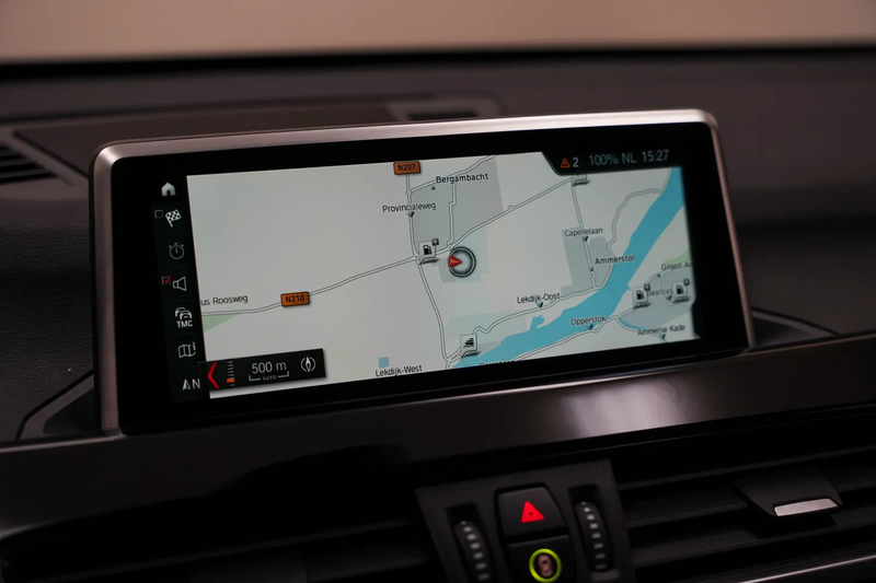 BMW X1 xDrive20i 192pk High Executive xLine Aut. [ Panora — photo 8