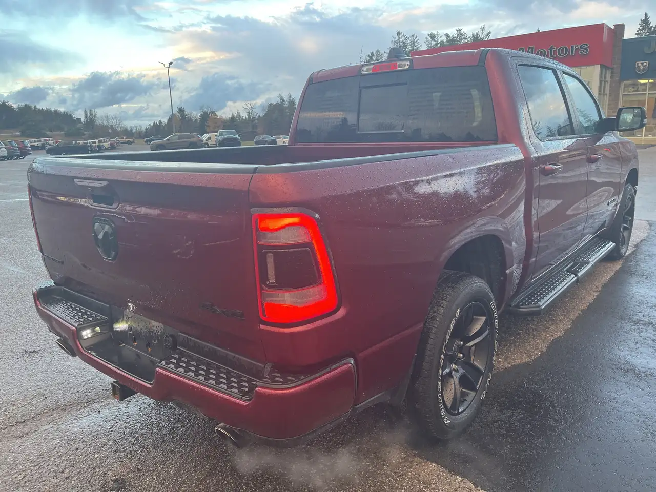 RAM 1500 снимка RAM 1500