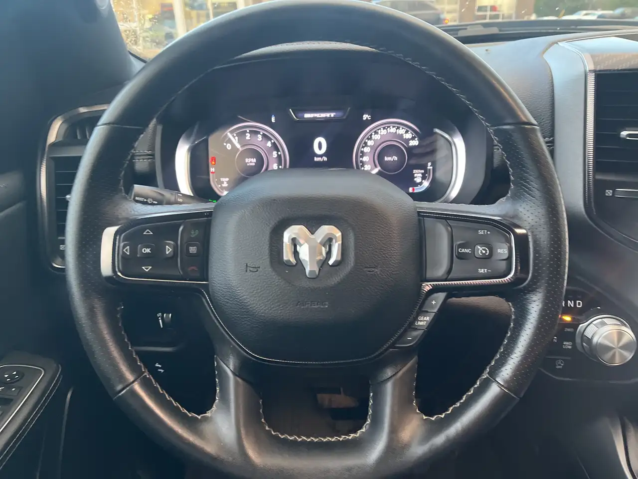 RAM 1500 снимка RAM 1500