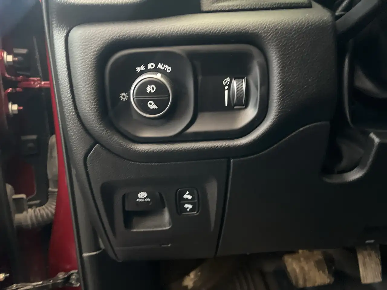 RAM 1500 снимка RAM 1500