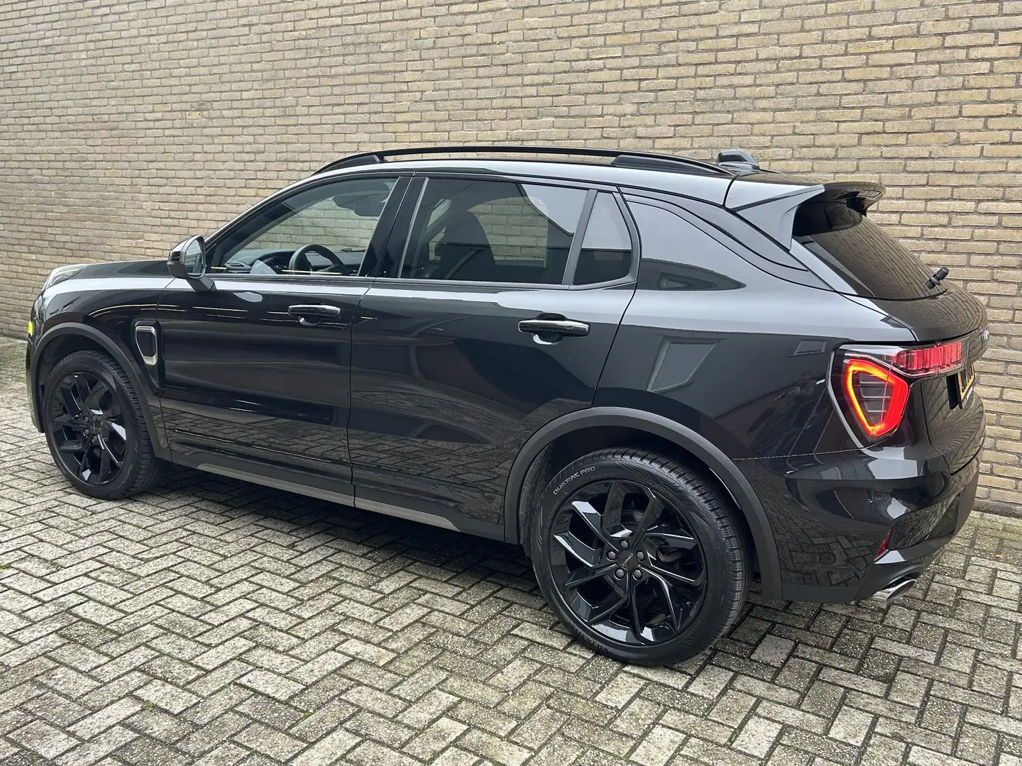 Lynk & Co 01 1.5 PHEV 261pk | BLACK LINE | Panoramadak | 360 ca Noir - 2