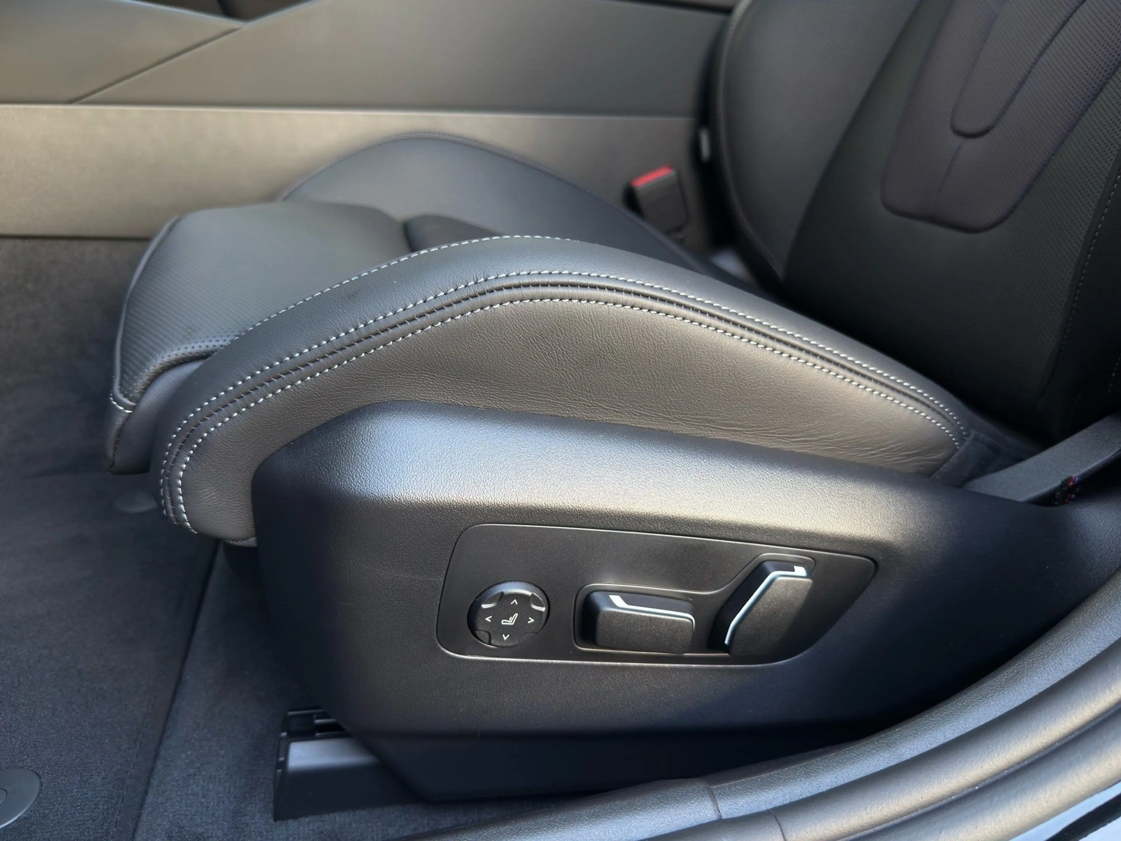 BMW 550 e xDrive M Sport DA/PA Prof AHK PANO 21'' — photo 14