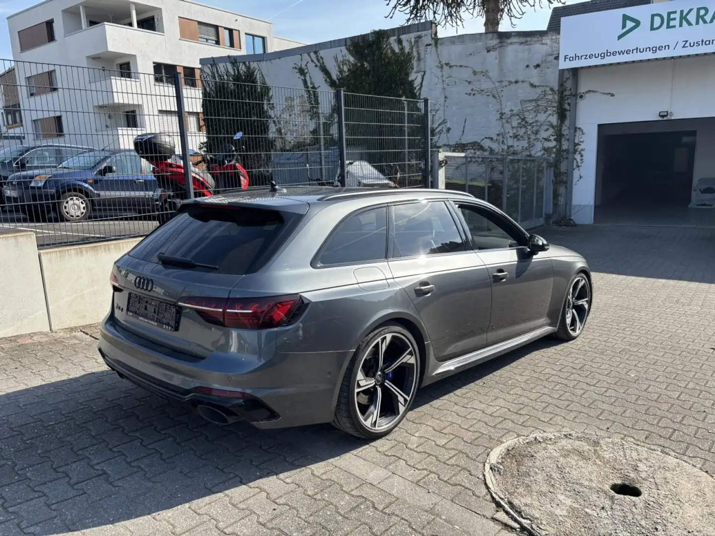 Audi RS4 Avant 2.9 TFSI quattro *RS Essentials* Klima Navi Gris - 2