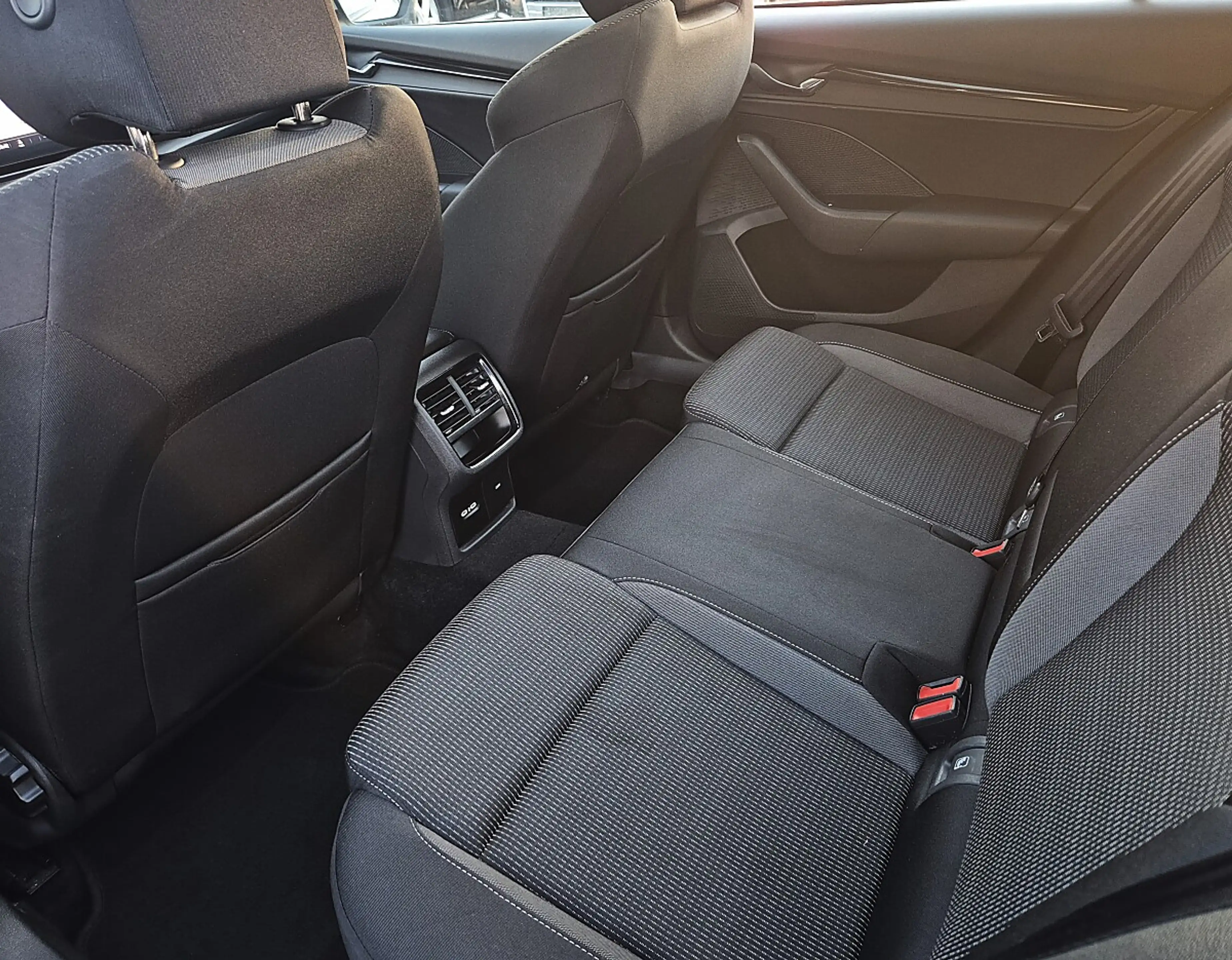 Skoda Octavia 2.0 TDI DPF Ambition (EURO 6d) — photo 12