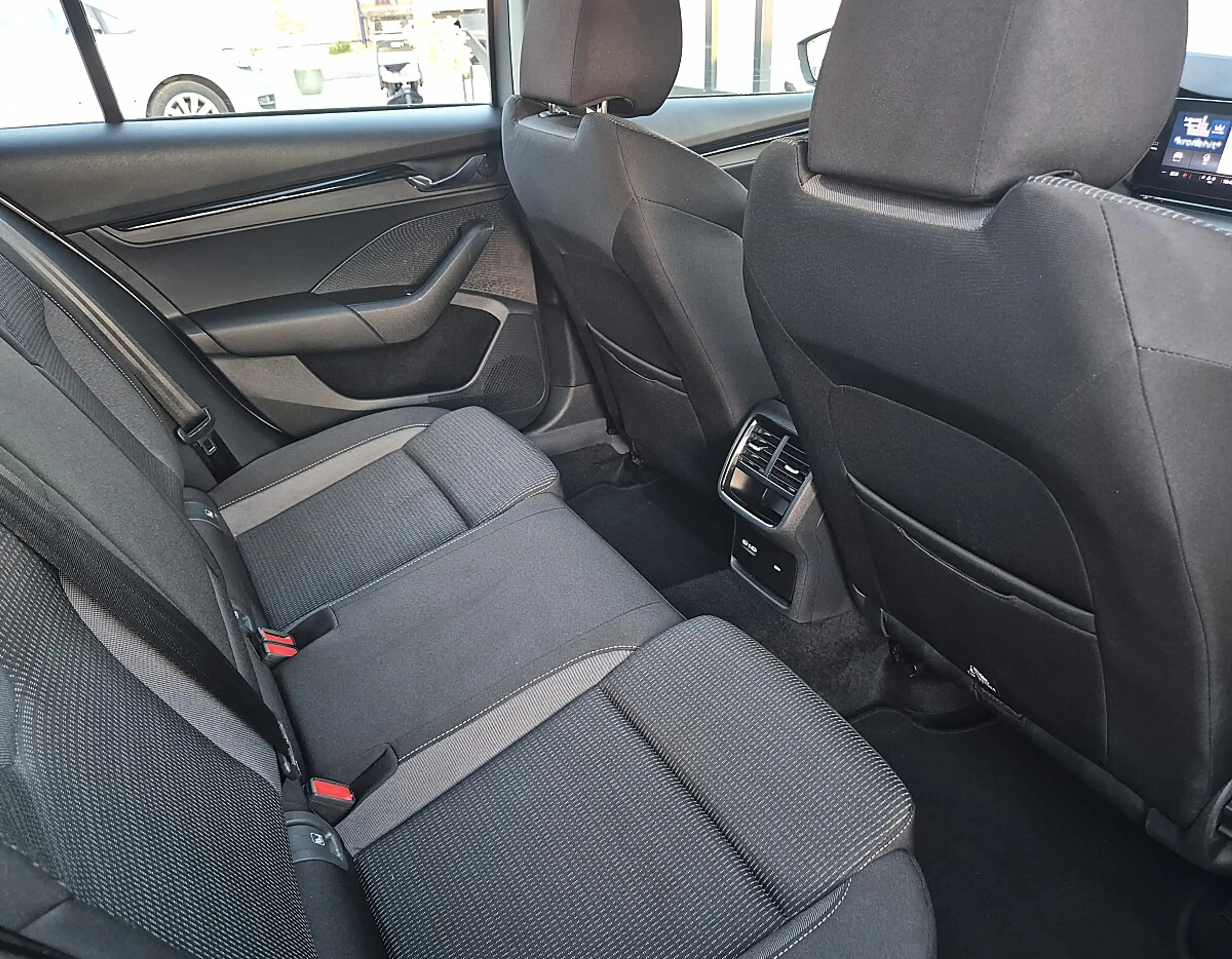 Skoda Octavia 2.0 TDI DPF Ambition (EURO 6d) — photo 13