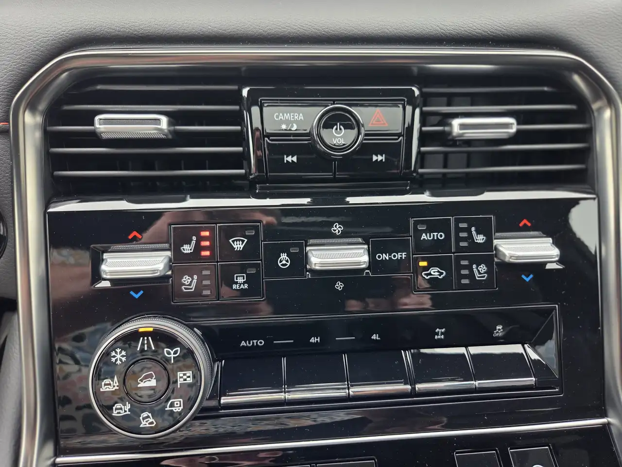 Nissan Armada снимка Nissan Armada