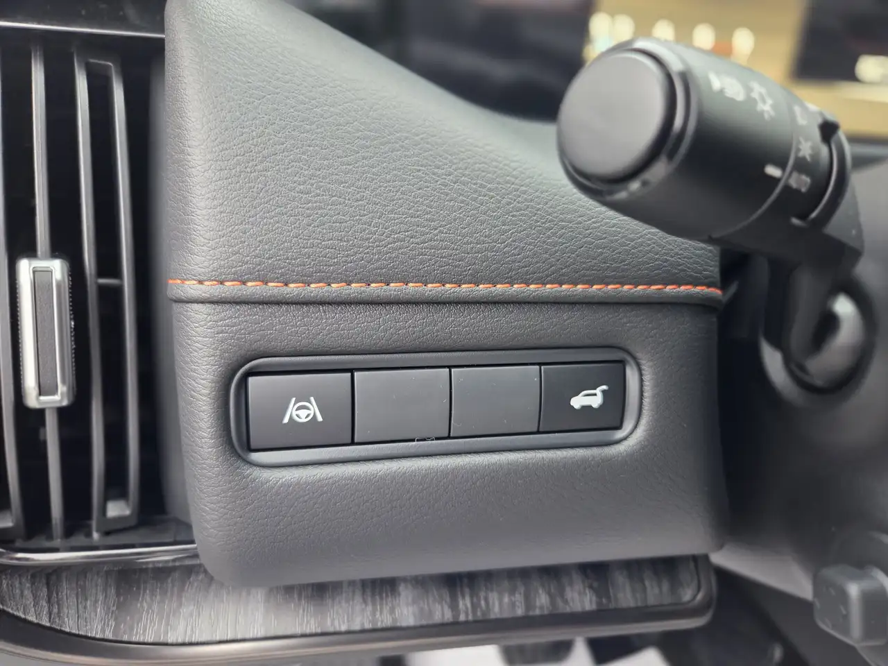 Nissan Armada снимка Nissan Armada