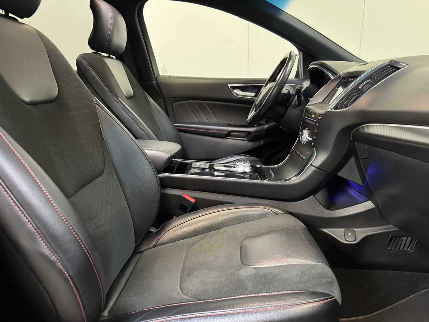 Ford Edge 2.0 TDCi Autom.4x4 - ST-Line - Pano - Topstaat! Gris - 2