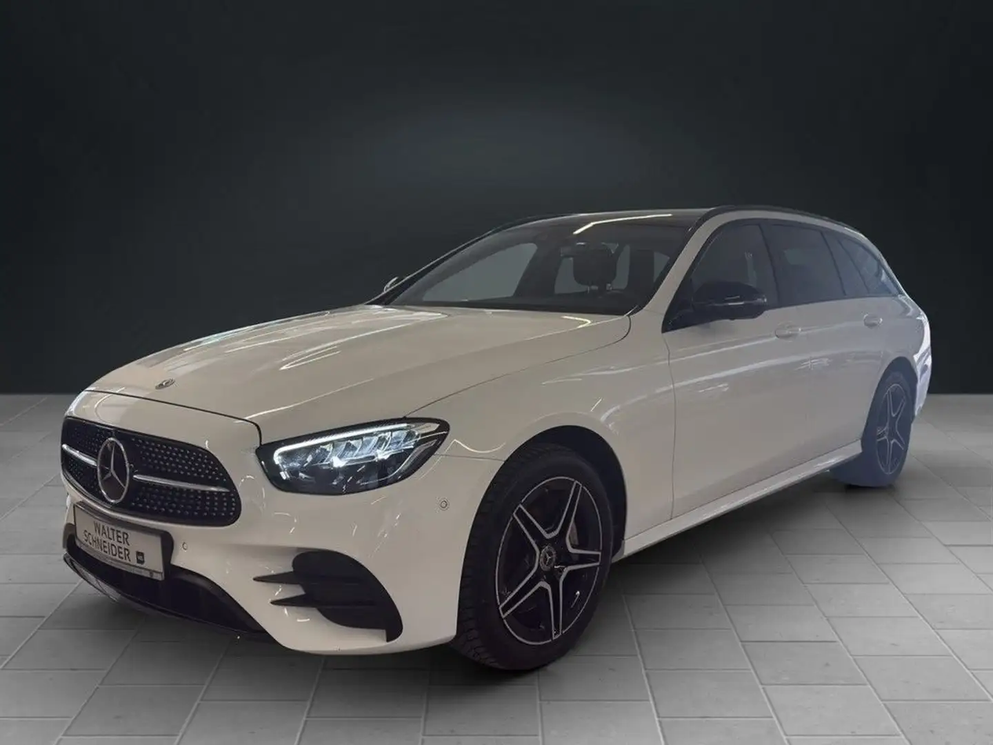 Mercedes-Benz E 300 T de 4Matic 2x AMG AHK Pano MBUX Night-Pak Fehér - 2