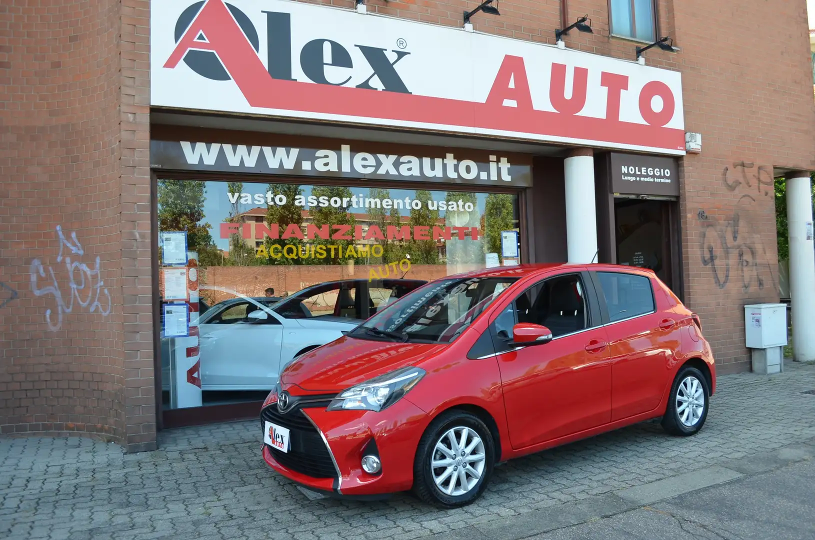 Toyota Yaris Yaris 5p 1.0 Active ok neopatentati CERCHI LEGA Rosso - 1