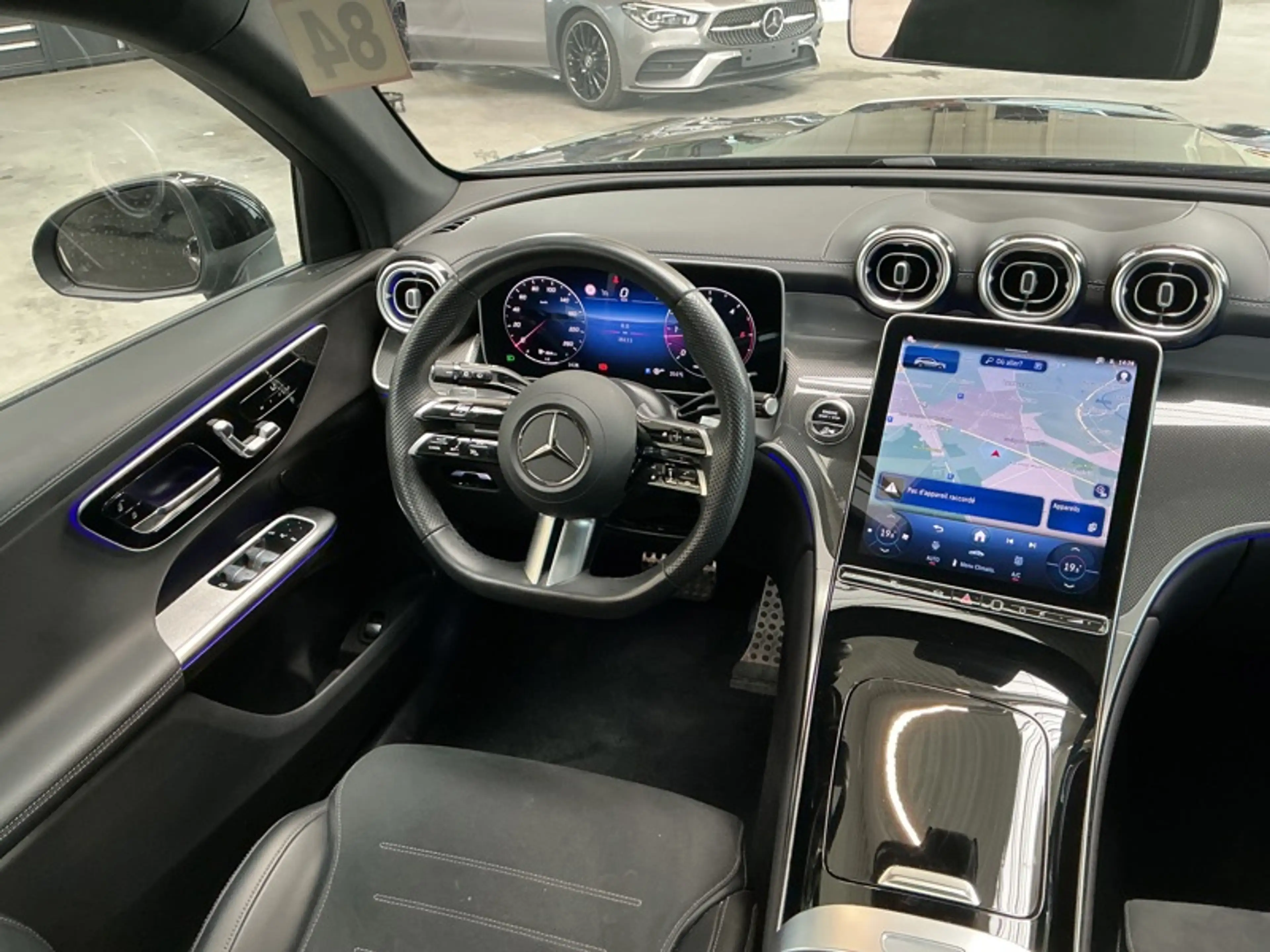 Mercedes-Benz GLC 200 d 4MATIC AMG Line Toit Pano — photo 9