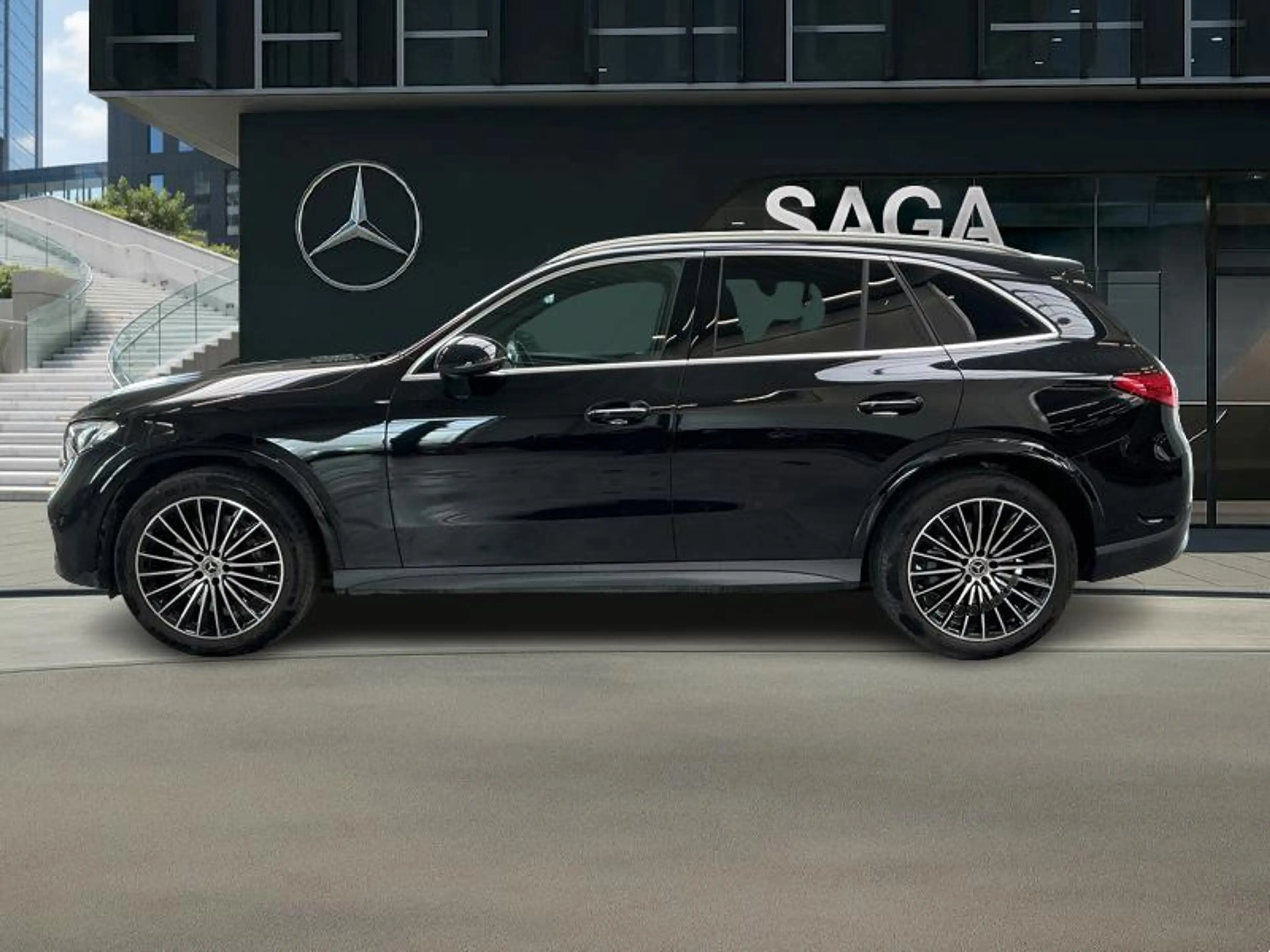 Mercedes-Benz GLC 200 d 4MATIC AMG Line Toit Pano — photo 5