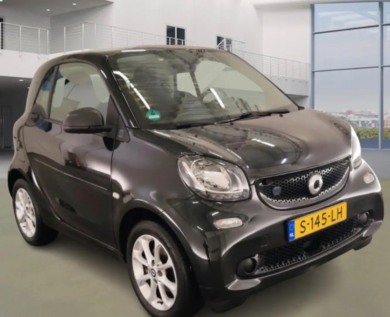 smart forTwo Passion, 1.Hd,Panoramadach, Sitzh. Navi, Armlehne Zwart - 2