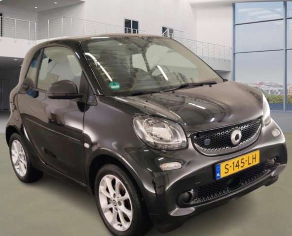 smart forTwo Passion, 1.Hd,Panoramadach, Sitzh. Navi, Armlehne