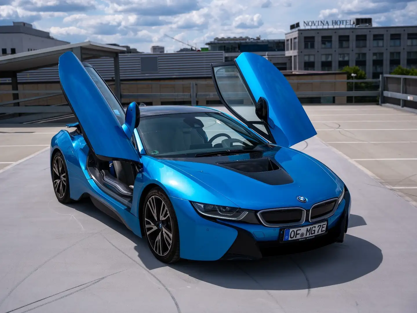 BMW i8 Bleu - 1