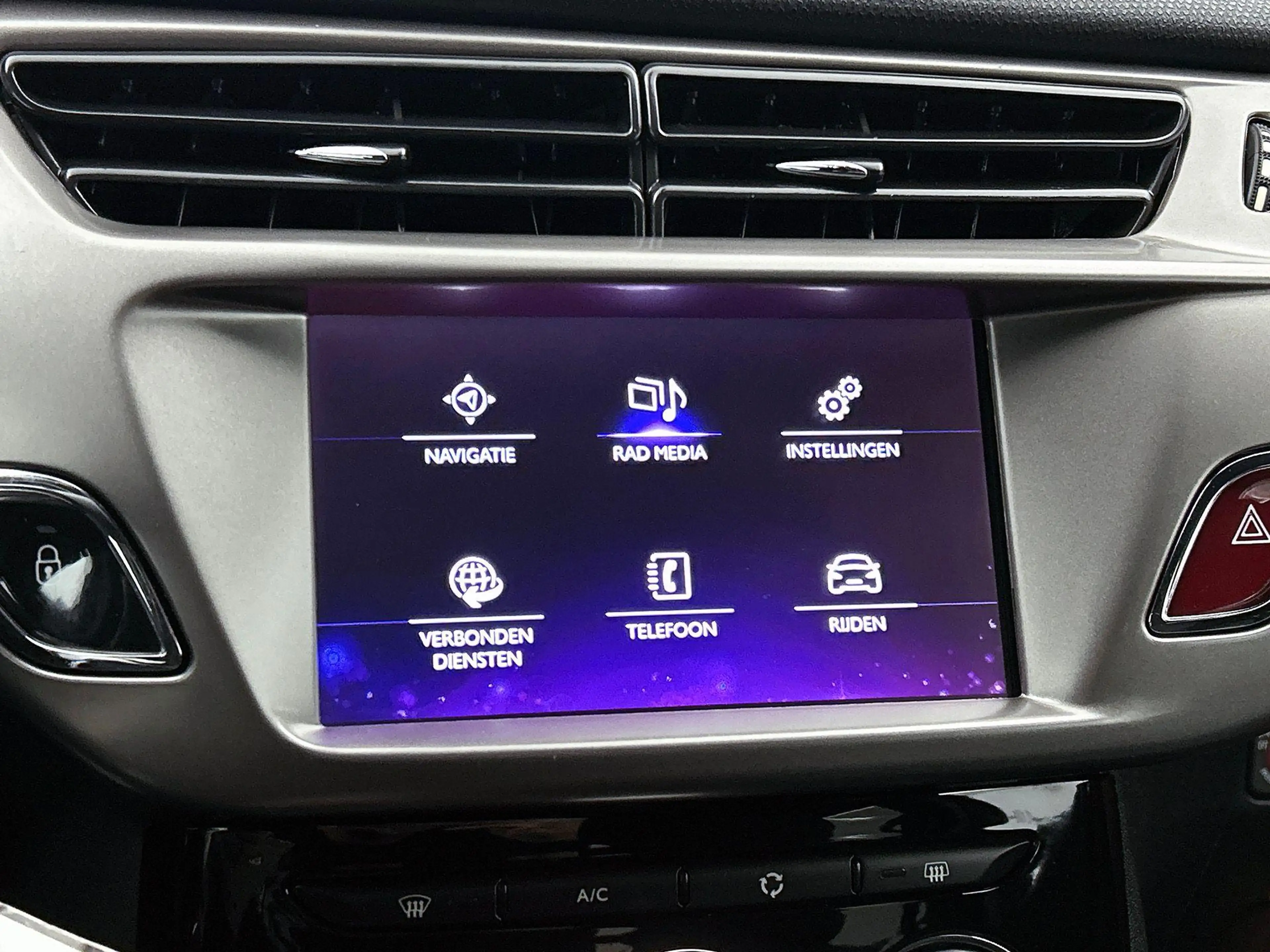 DS Automobiles DS 3 1.2 PureTech Business TWO-TONE | CLIMA | 16"LMV — photo 9