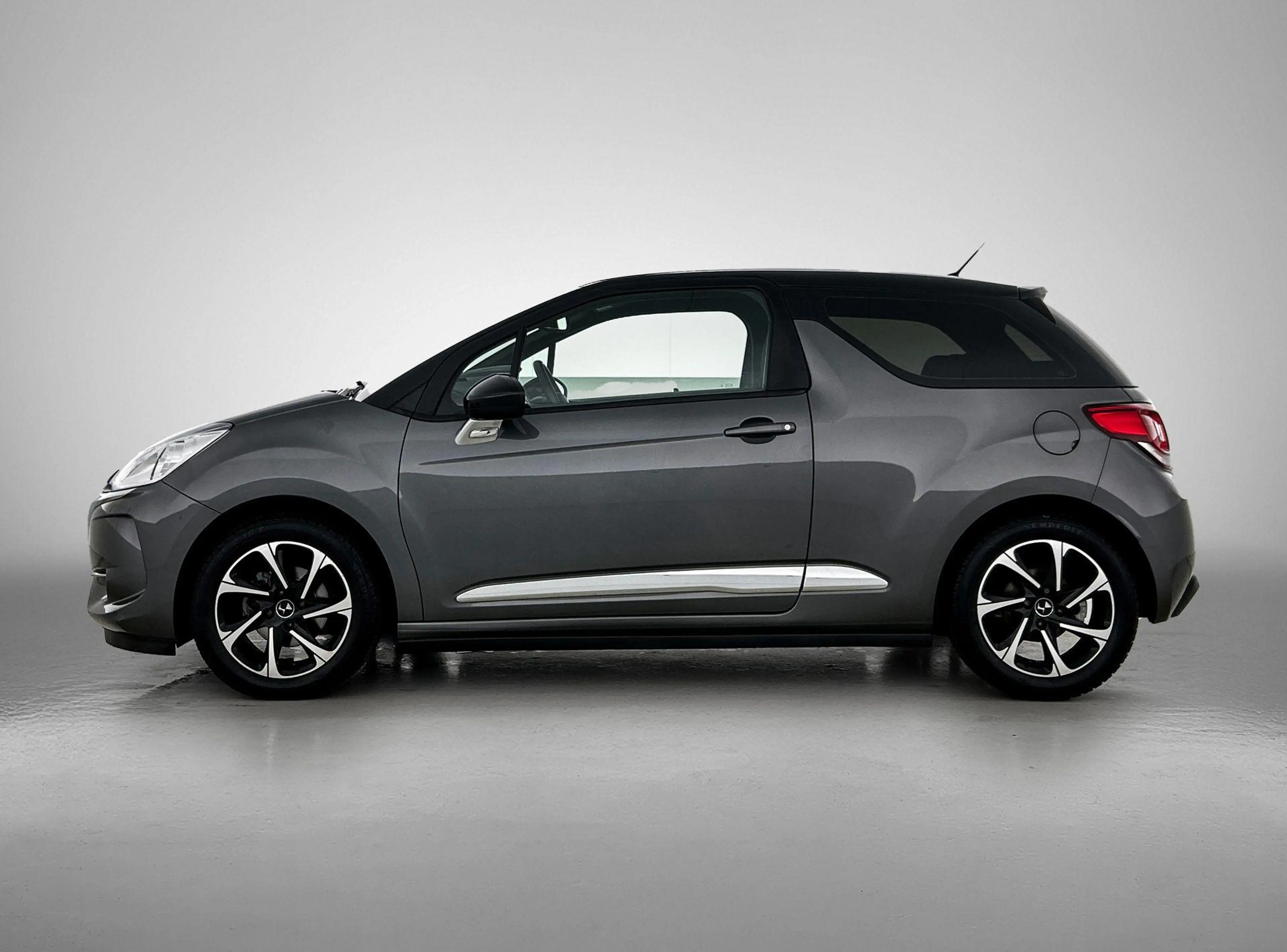 DS Automobiles DS 3 1.2 PureTech Business TWO-TONE | CLIMA | 16"LMV — photo 2