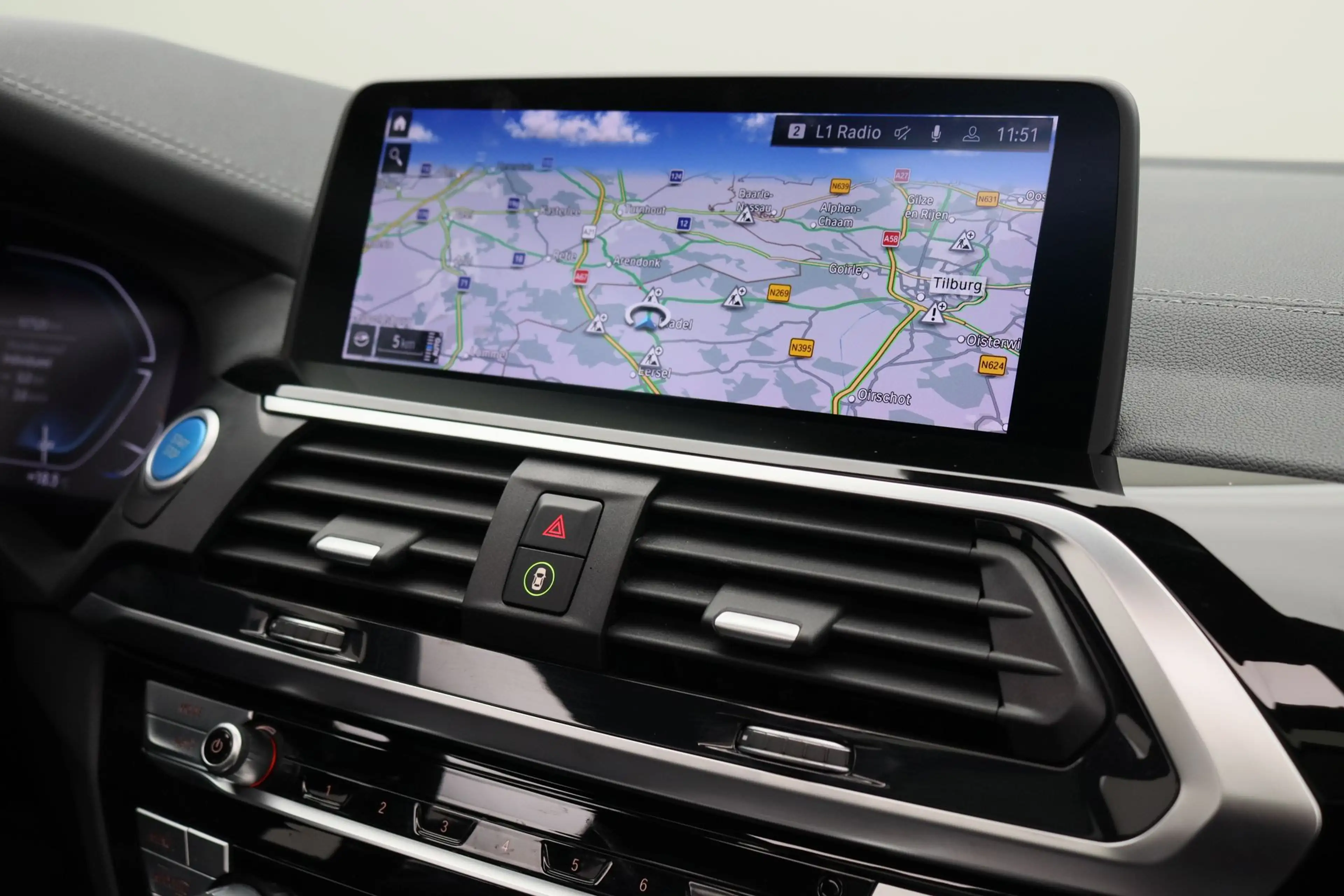 BMW iX3 Executive 80 kWh — photo 13