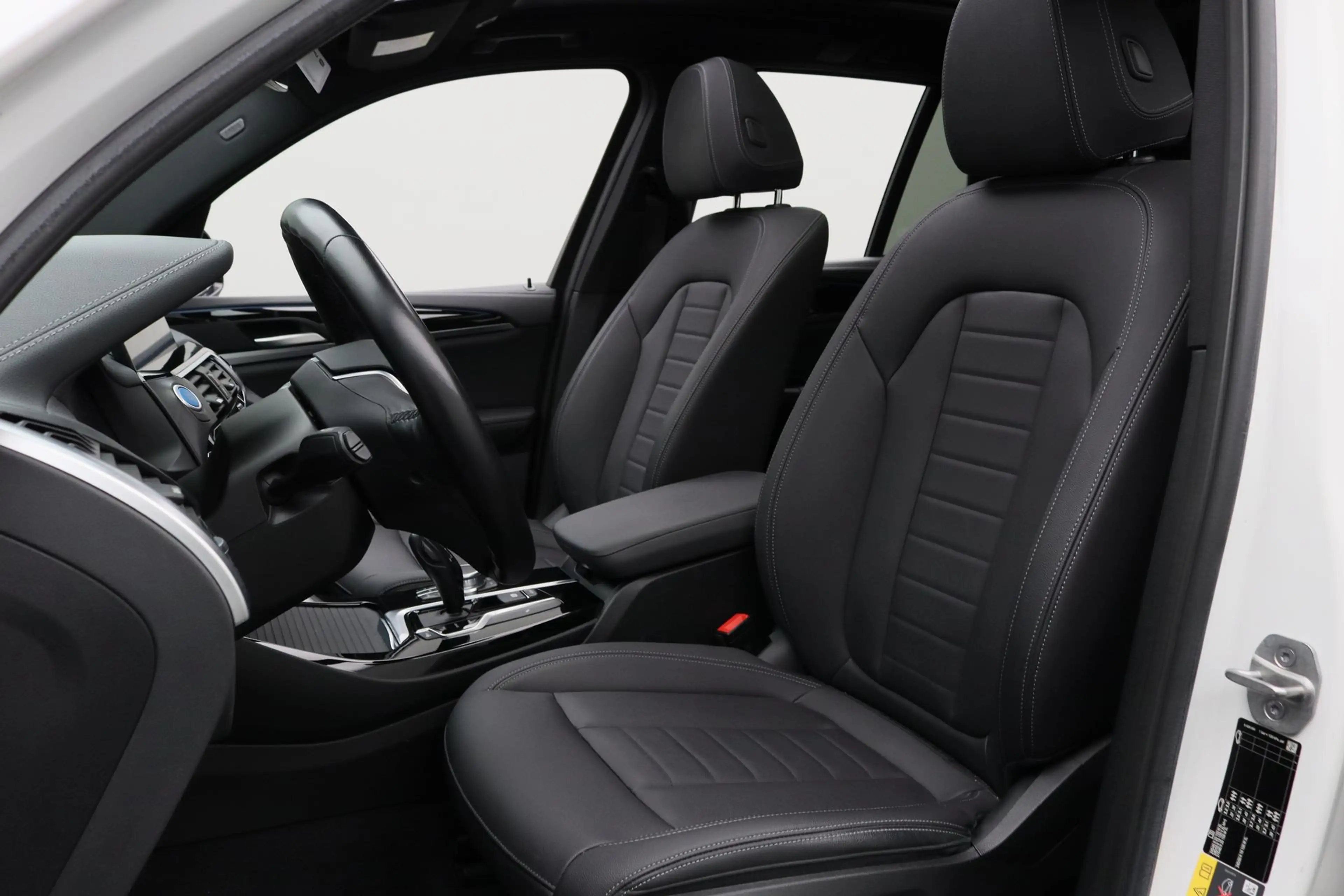 BMW iX3 Executive 80 kWh — photo 4