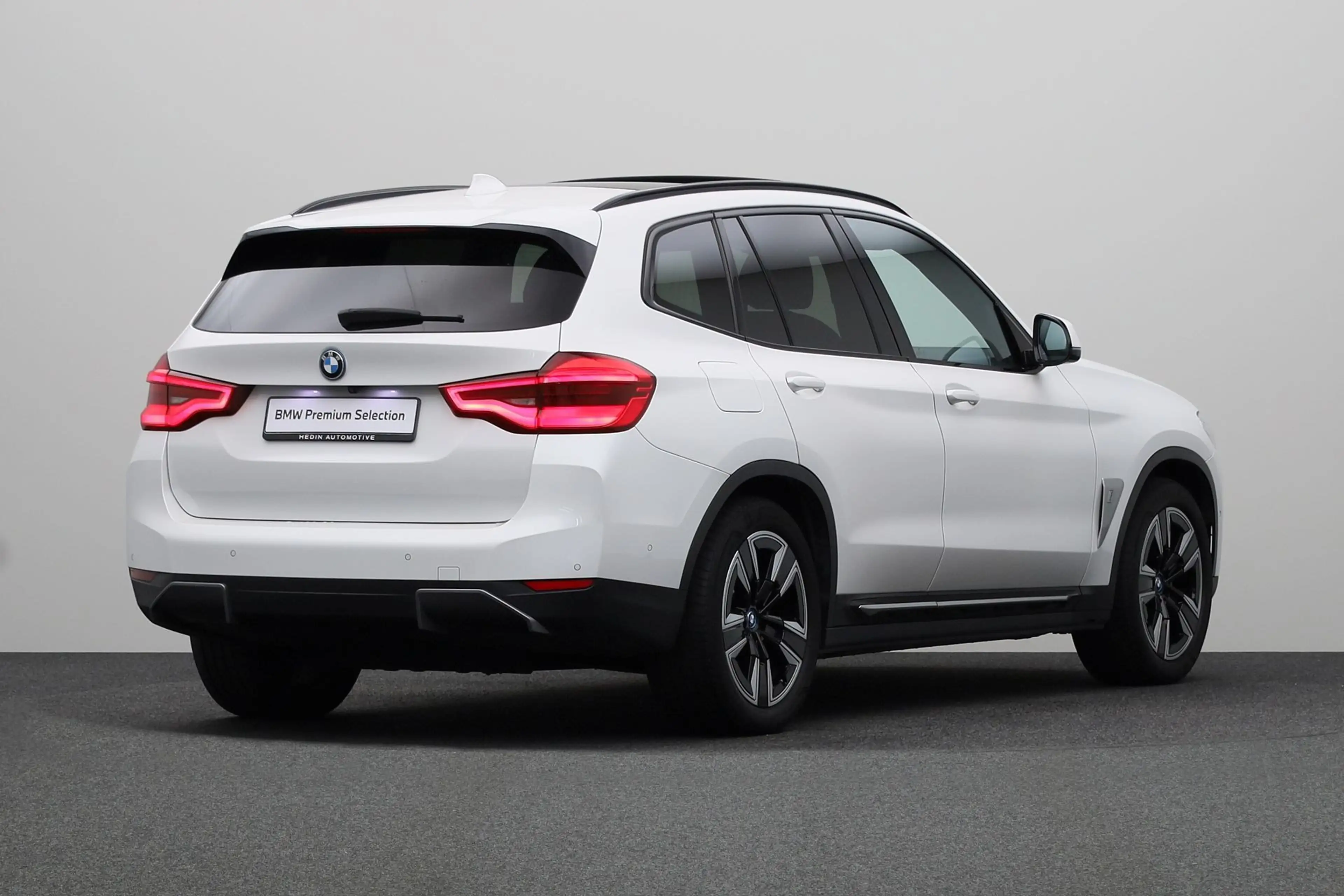 BMW iX3 Executive 80 kWh — photo 2