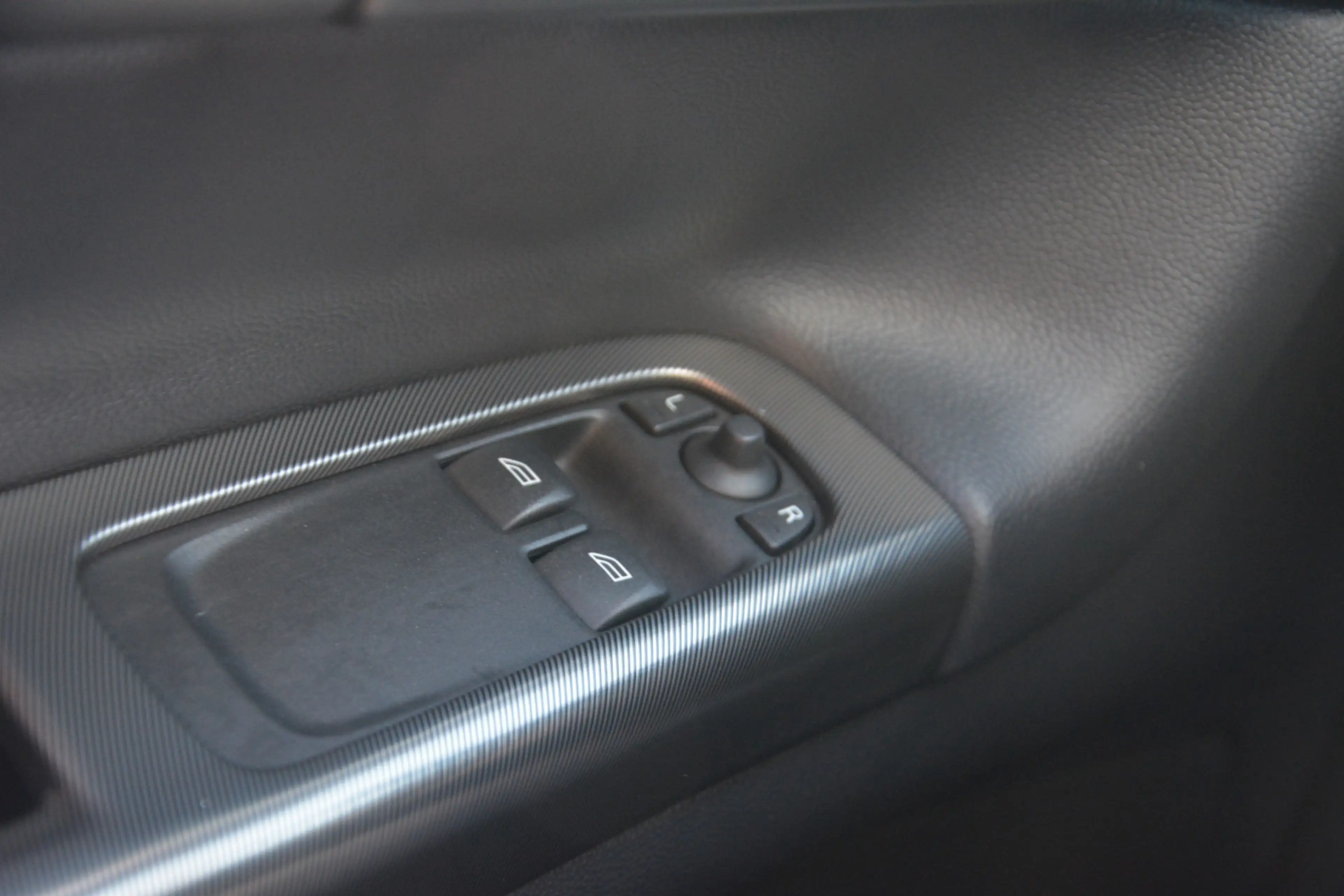 Volvo C30 2.0 R-Edition | Airco | Cruise-control | NL auto!! — photo 9