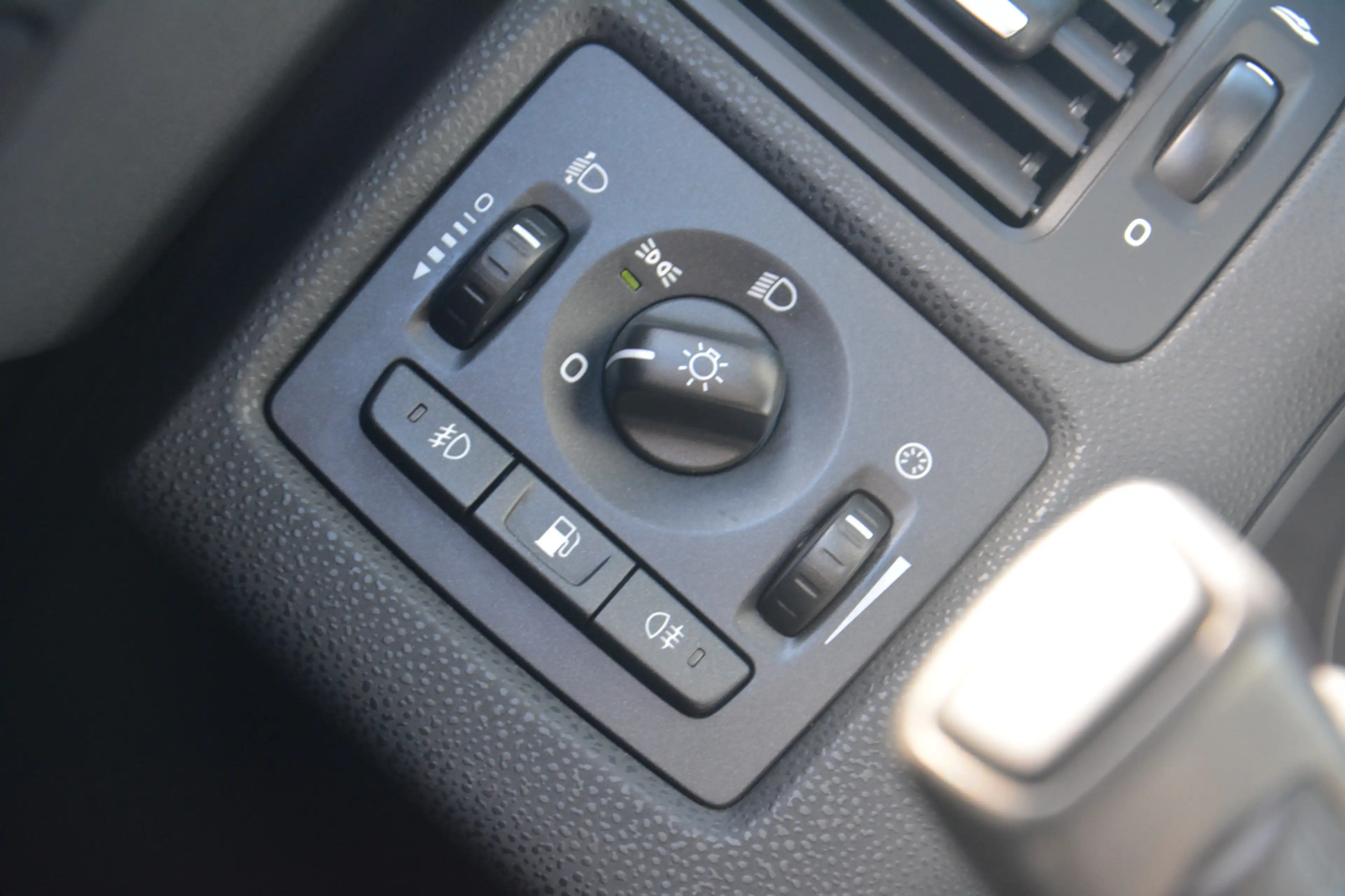 Volvo C30 2.0 R-Edition | Airco | Cruise-control | NL auto!! — photo 10