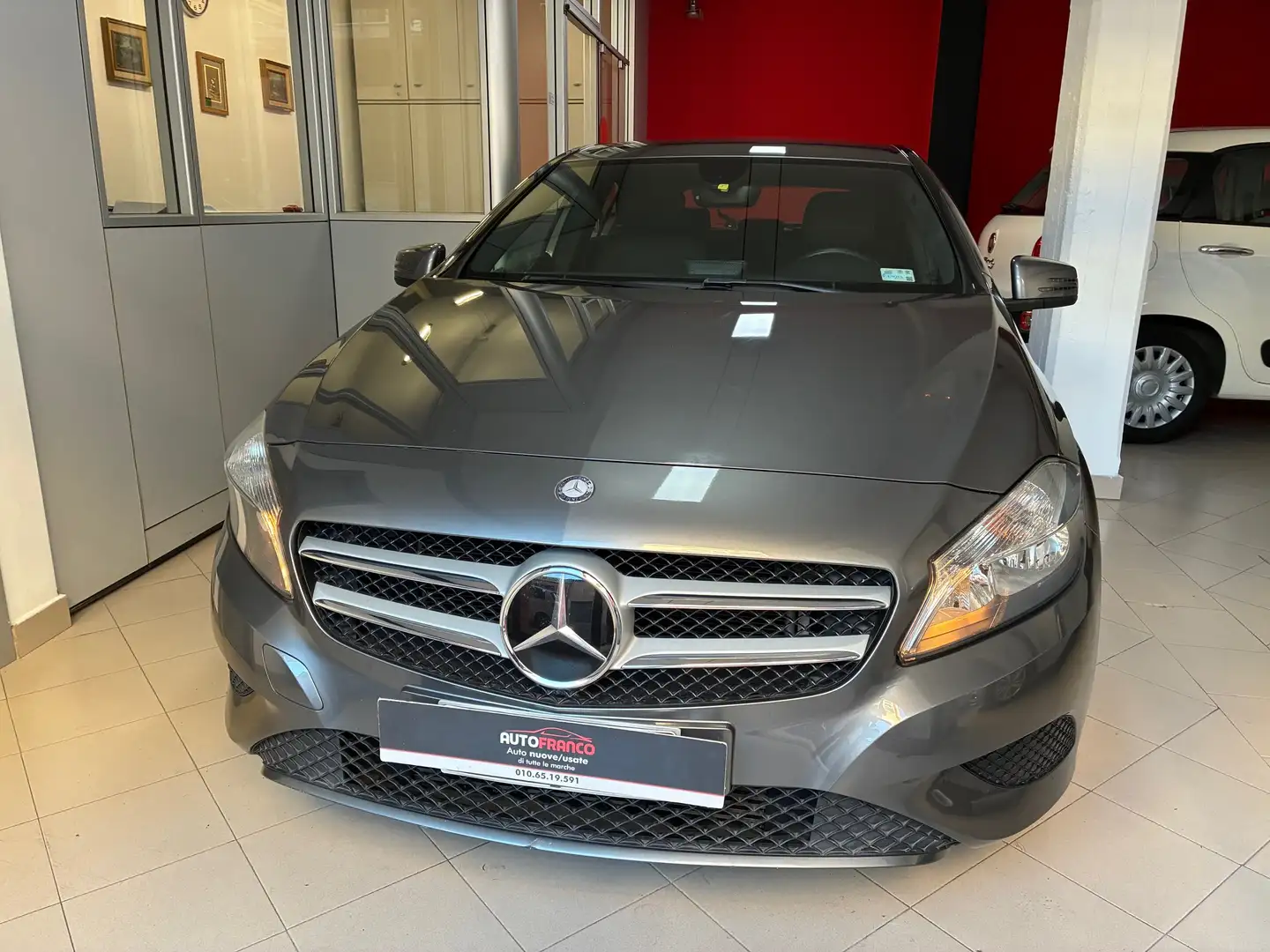Mercedes-Benz A 180 d 1.5 109 cv Executive sedili in pelle Grigio - 1