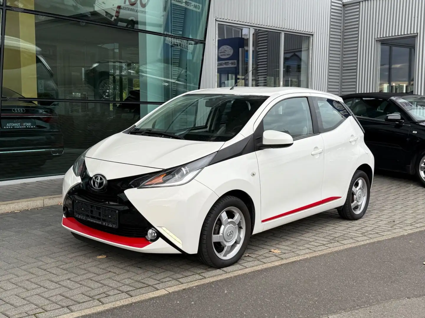 Toyota Aygo AYGO x-play touch Kamera Klima MFL Bianco - 1