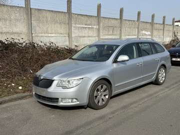 Superb SW 1.6 CR TDi // AIRCO // NAVI