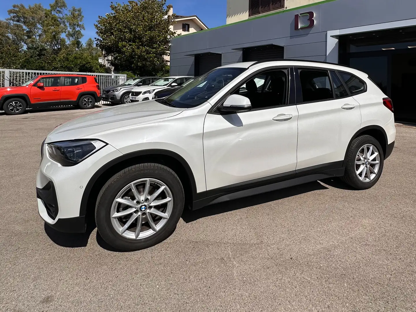 BMW X1 X1 sdrive18d Business Advantage auto Bianco - 2