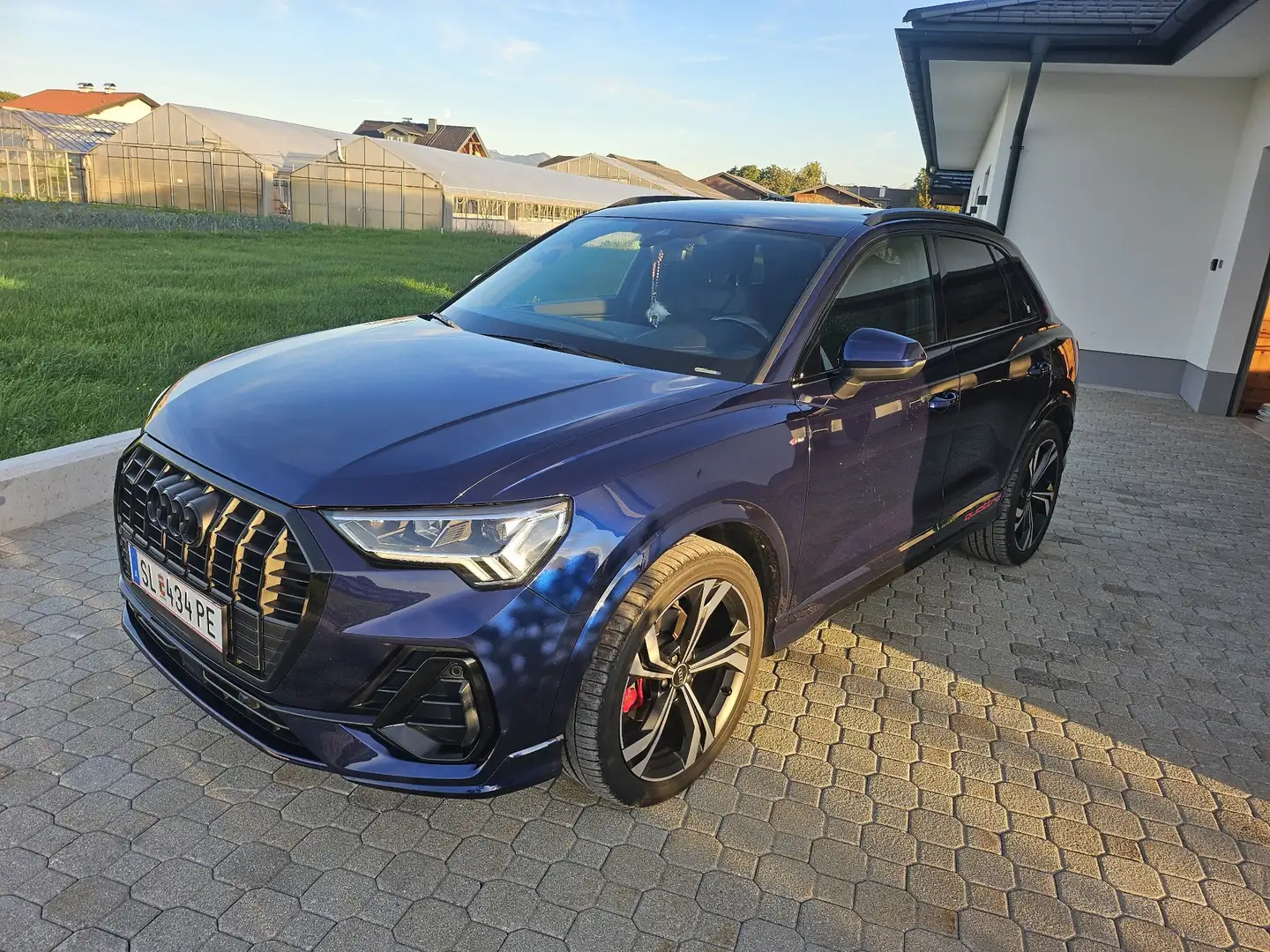Audi Q3 35 TDI quattro S-line S-tronic - 1