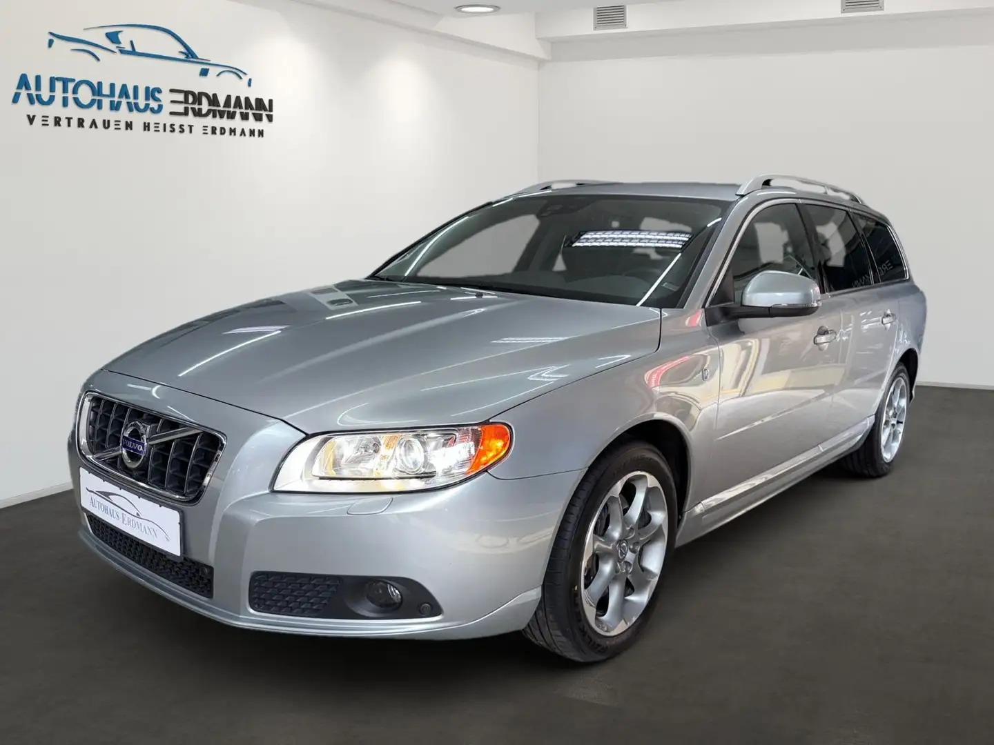 Volvo V70 Kombi 2,0 D3/D4 Ocean Race*Autom*Leder*Navi Silver - 1