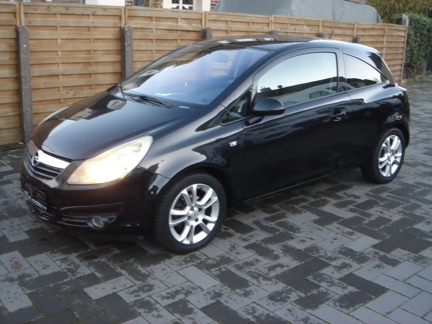 Opel Corsa CORSA D SPORT+KLIMA+ALU+TÜV 03/2027 Schwarz - 1